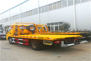 科尔沁右翼前旗附近拖车救援搭电