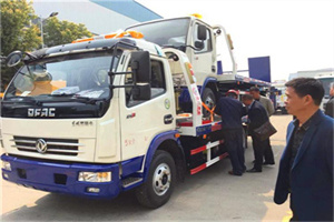 科尔沁右翼前旗汽车道路救援拖车价格